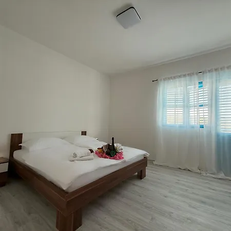 Mediterranean Blue Escape - 3br With Balcony & Sea View Poljica (Trogir)