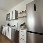 Mediterranean Blue Escape - 3br With Balcony & Sea View דירה