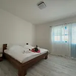 Mediterranean Blue Escape - 3br With Balcony & Sea View Poljica (Trogir)