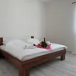 דירה Mediterranean Blue Escape - 3br With Balcony & Sea View