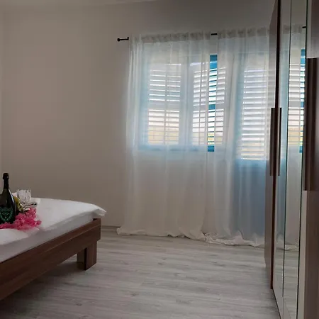 Apartment Mediterranean Blue Escape - 3br With Balcony & Sea View Poljica (Trogir)