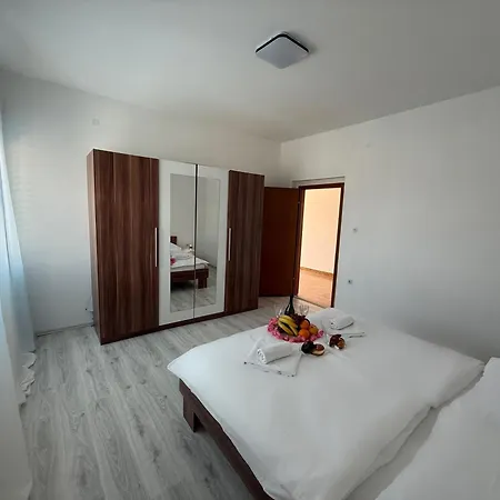 Mediterranean Blue Escape - 3br With Balcony & Sea View *