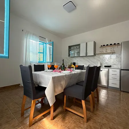 Mediterranean Blue Escape - 3br With Balcony & Sea View Apartment Poljica (Trogir)